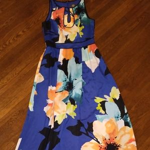 GUC Beautiful Vince Camuto long dress!